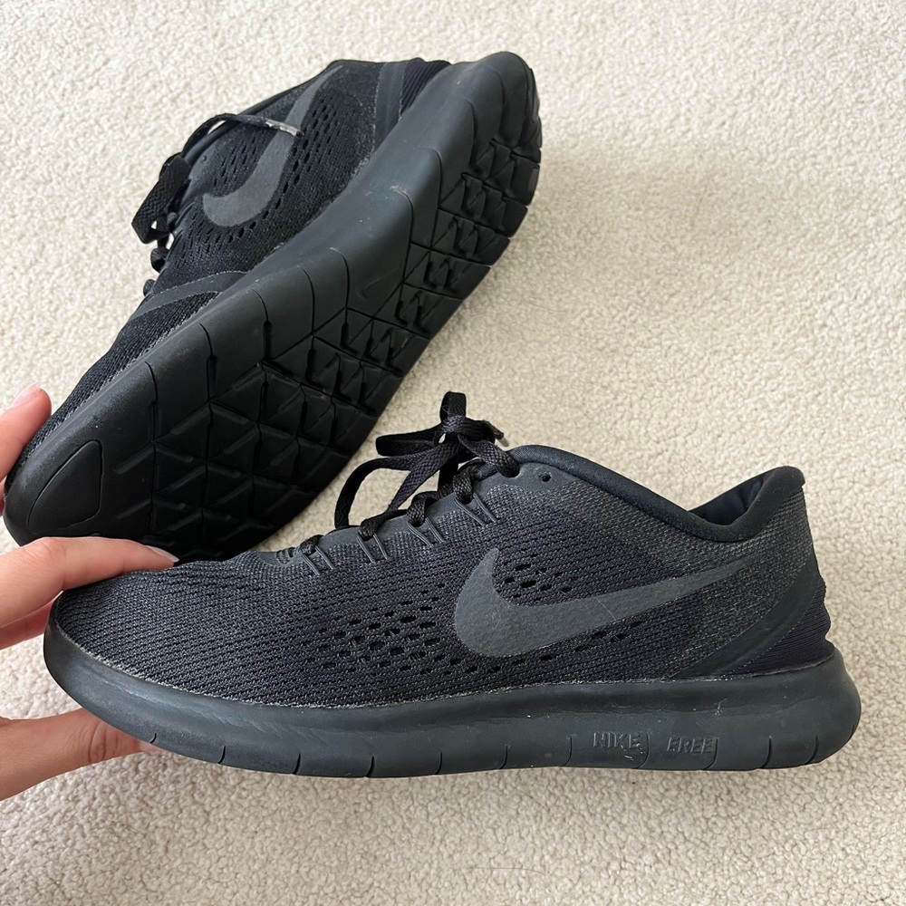 Nike free runs